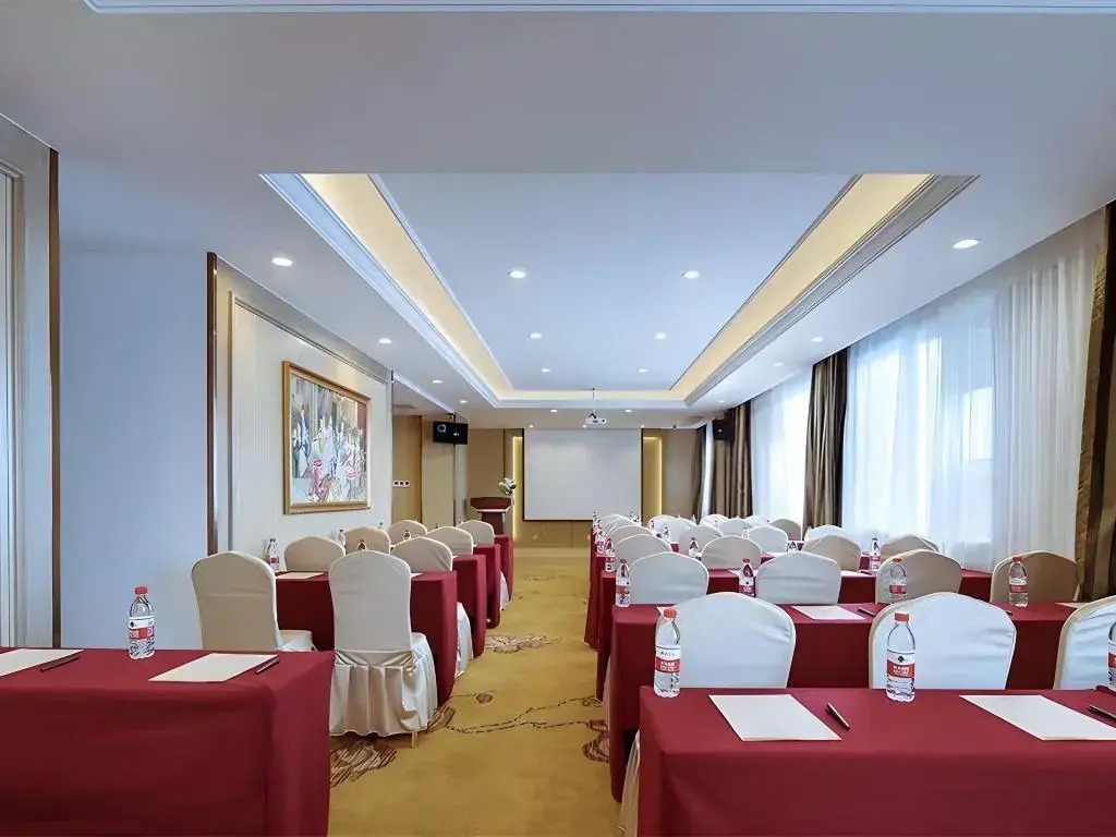 Vienna International Hotel (Nantong Haimen Pedestrian Street)