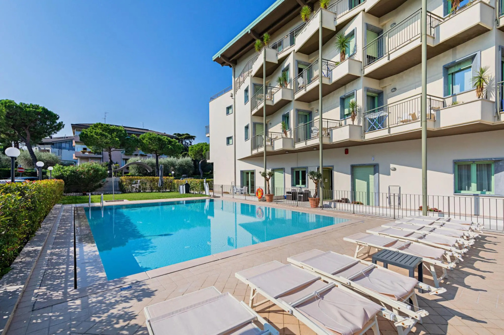 Residenza Miralago With Pool - Two-bedroom With Terrace