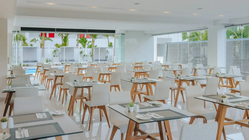 Seasons Hotel
