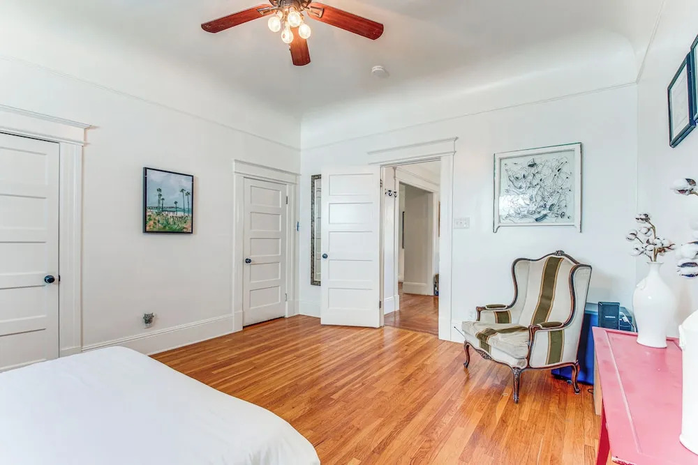 Downtown San Jose Apt w/ Deck: 1 Mi to SAP Center!