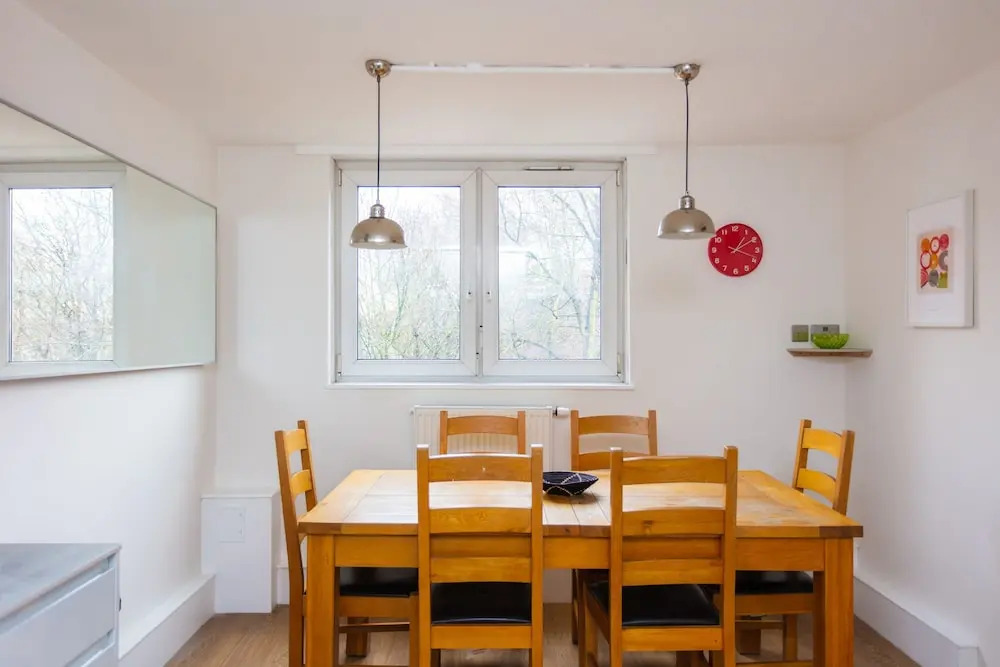 Spacious Central 3 Bedroom Apartment in Old Street