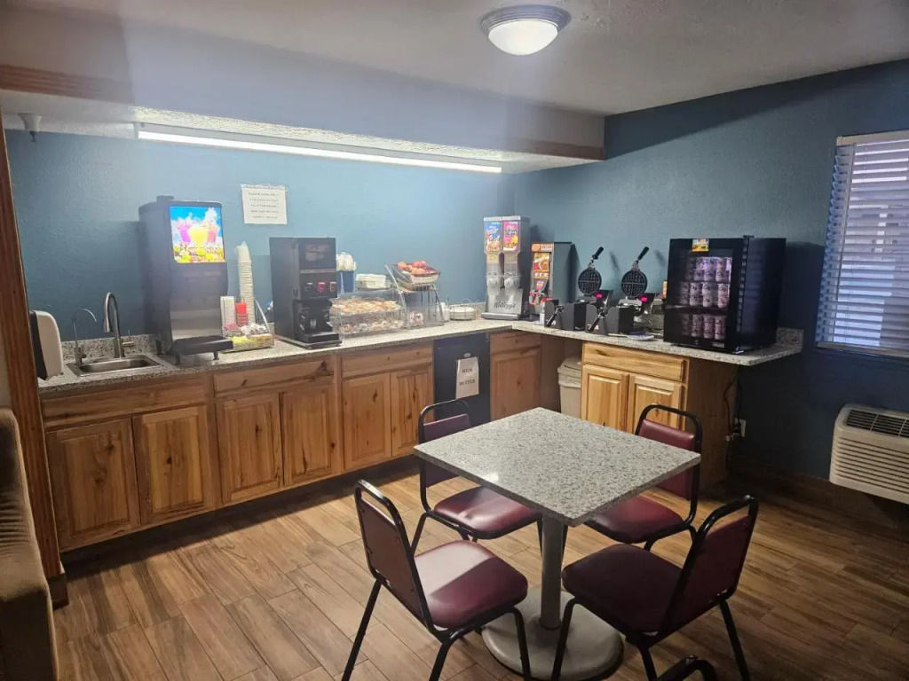 Super 8 Motel - Beaver