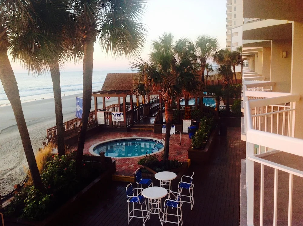 Waters Edge Resort