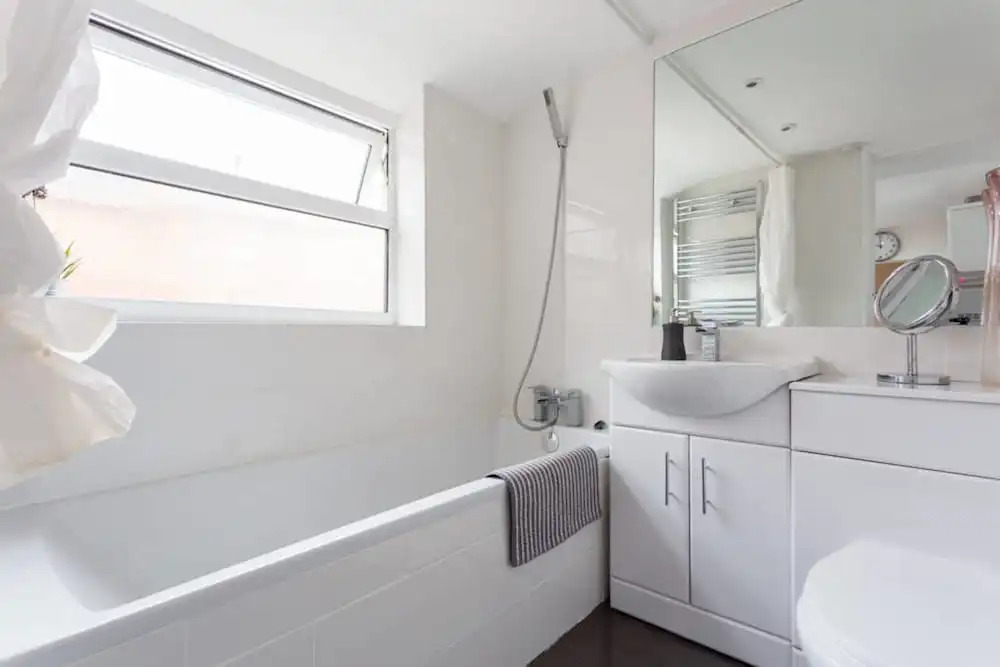 Ashton House, Luton - inhabit short stays