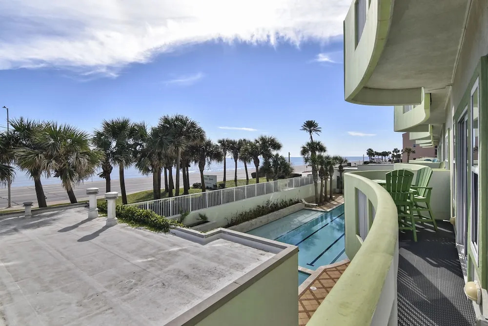 Ocean Grove 301-greta House 3 Bedrooms 2 Bathrooms Apts