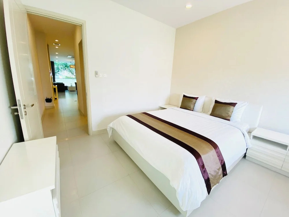 GLENWOOD APARTMENT