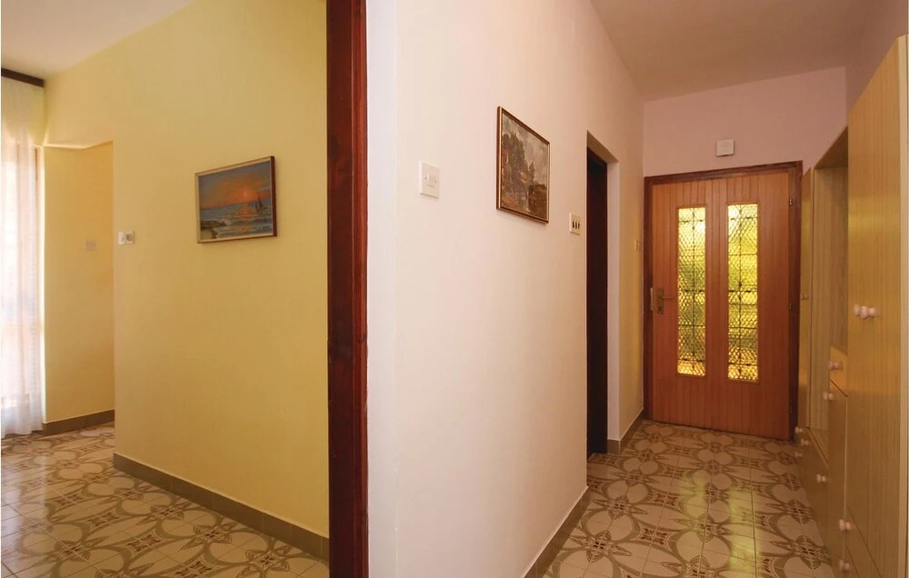 Nice Apartment in Stinjan With 2 Bedrooms and Wifi
