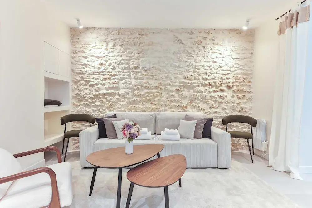 Peaceful Apartment in Eiffel Tower