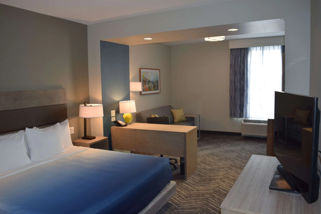La Quinta Inn & Suites by Wyndham Middletown-Goshen