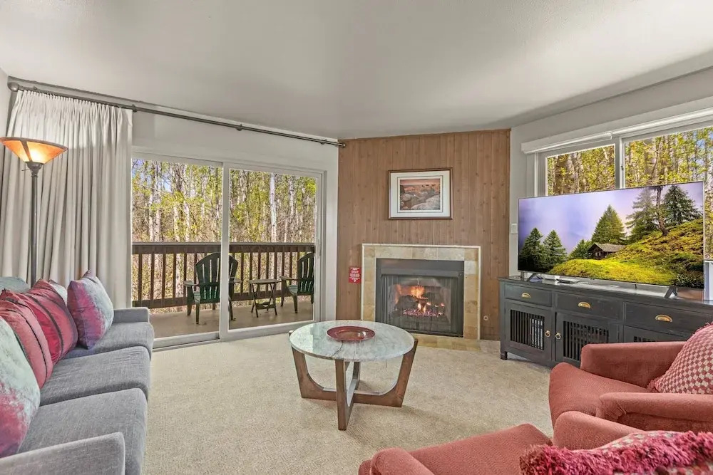 Snow Flower 140 2 Bedroom Condo by RedAwning
