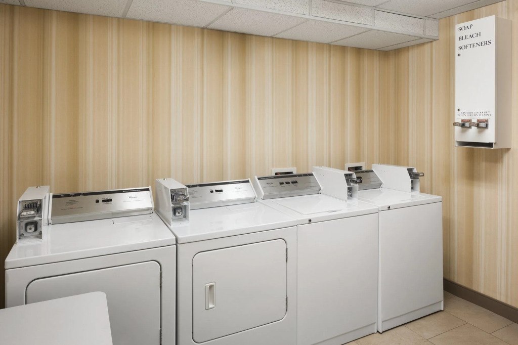 Country Inn & Suites by Radisson, Rossford - Toledo South