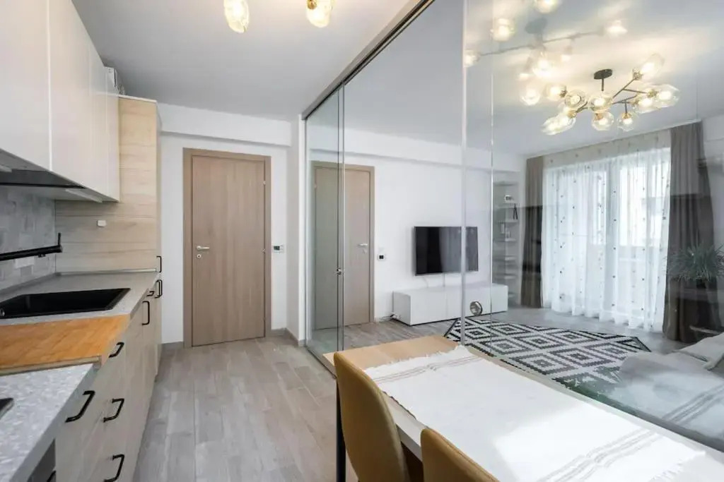 THE MIMI - Cozy Central Studio with Balcony
