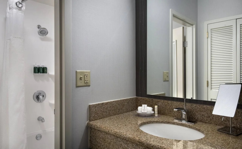 Courtyard by Marriott Mahwah