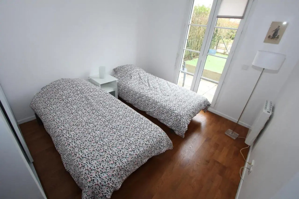 Appartement face Vallée Village et très proche Disney