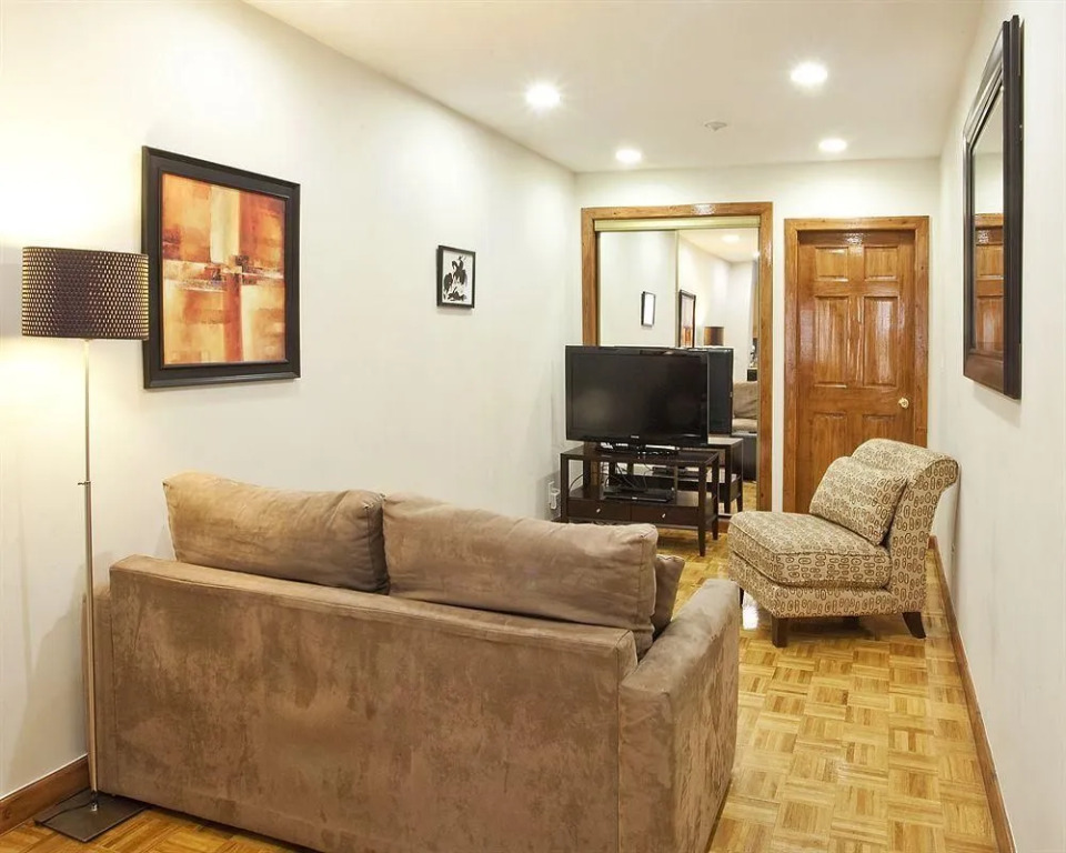 Upper Yorkville Suites