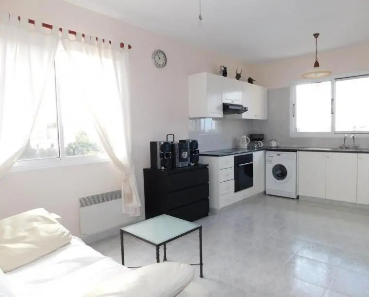 Emma's Place, 2 bedroom apartment with pool view