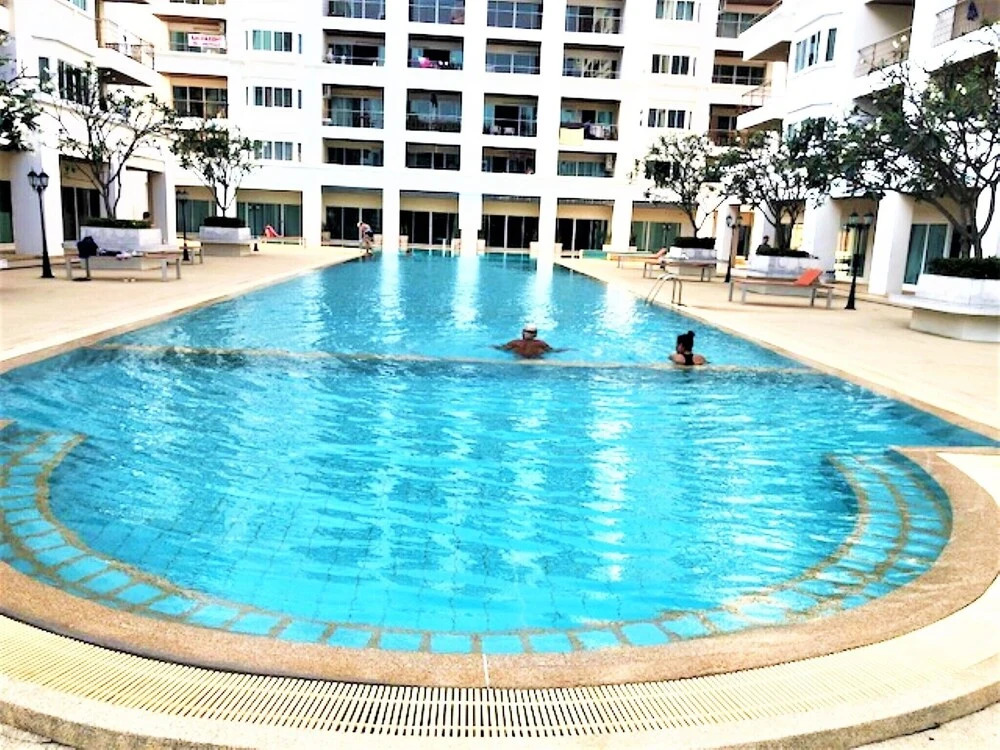 Platinum Suites Studio Condo Jomtien