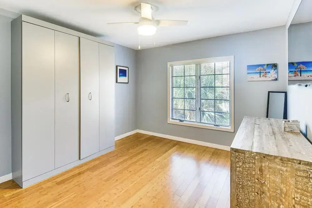 Steps to Ocean, Pool Access! Daytona Beach Gem