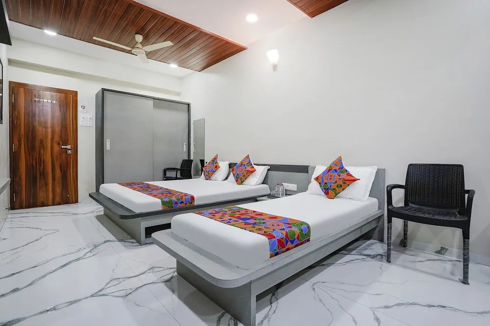 Fabhotel Priya Lodging