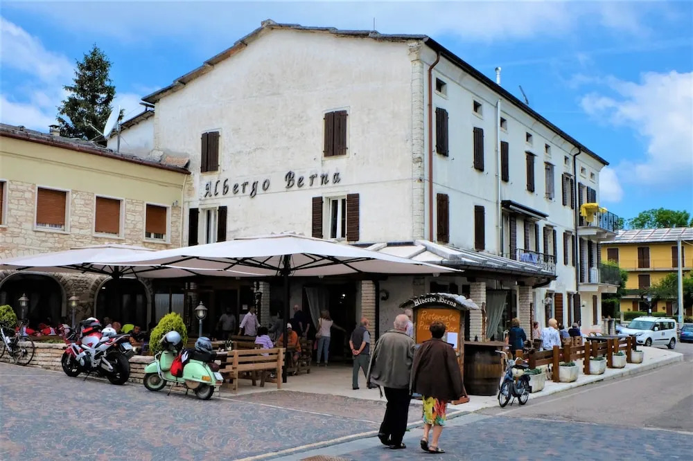 Hotel Berna