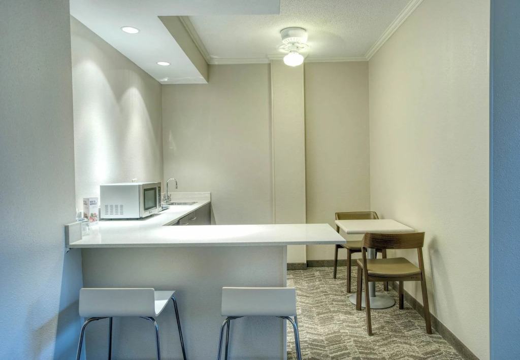 SpringHill Suites by Marriott Lawrence Downtown