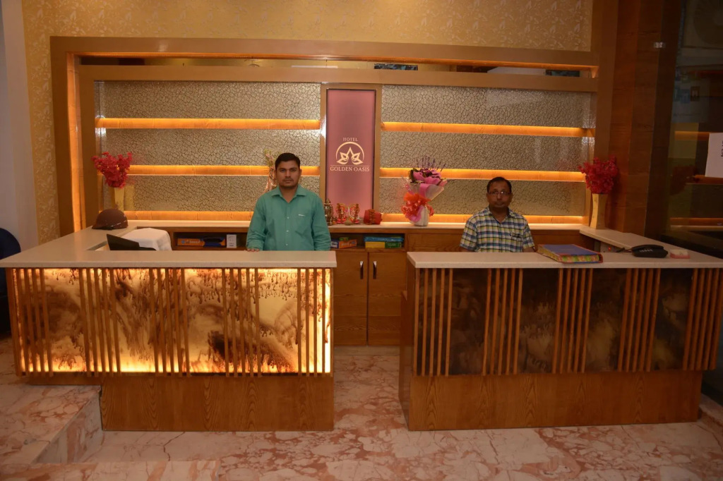 Hotel Golden Oasis - 5 Minute Walk from New Delhi Railway Station