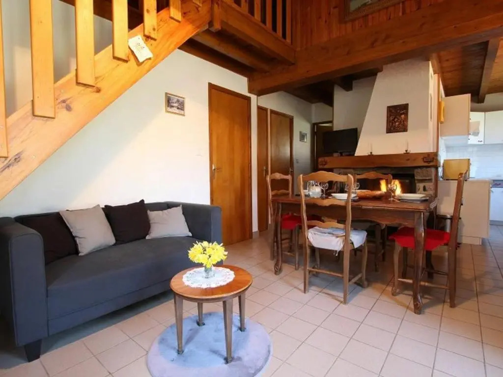 Petit Gîte Enchanté au Cœur de la Forêt du Meygal, Proche du Lac Bleu - FR-1-582-272