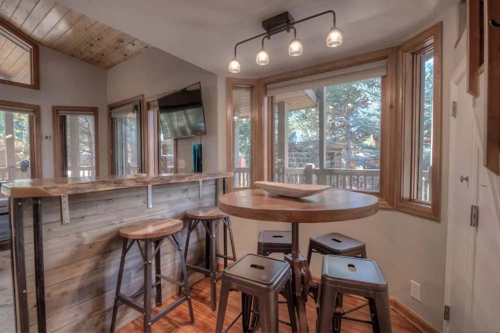 Perfect Getaway Cabin w/ Nearby Hike/bike Trails