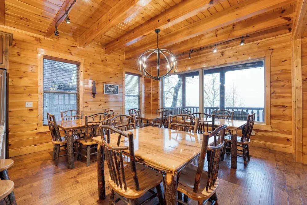 Grand View by Avantstay 56-guest Retreat Panoramic Views, Hot Tubs, Game Room & Theater Seasonal Outdoor Pool Near Dollywood, Gatlinburg
