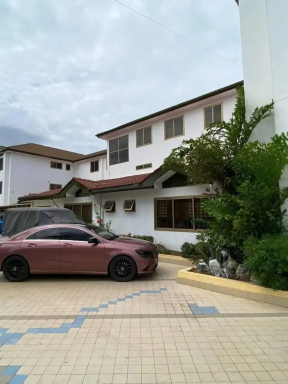 Peach View Hotel and Apartments.