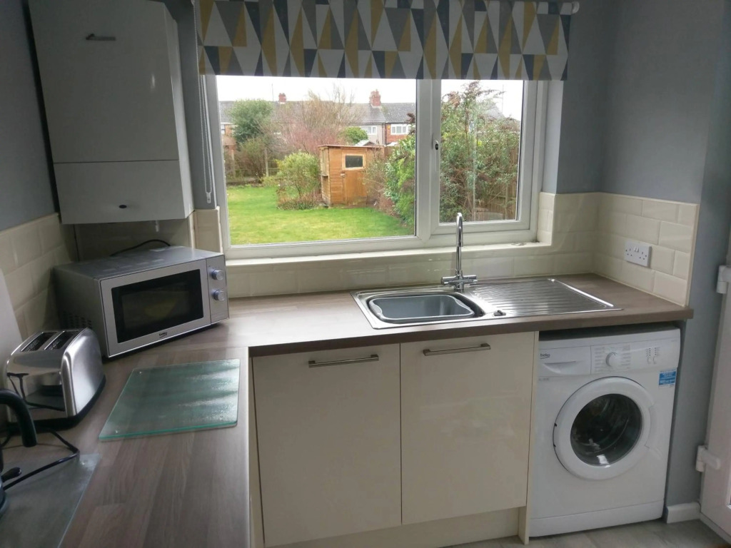 Wyken House - 3 Bedroom House Coventry- Sleeps 5 - Rated Superb