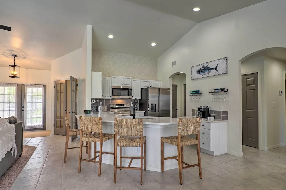 Private Pool: Beachy Cape Coral Getaway!