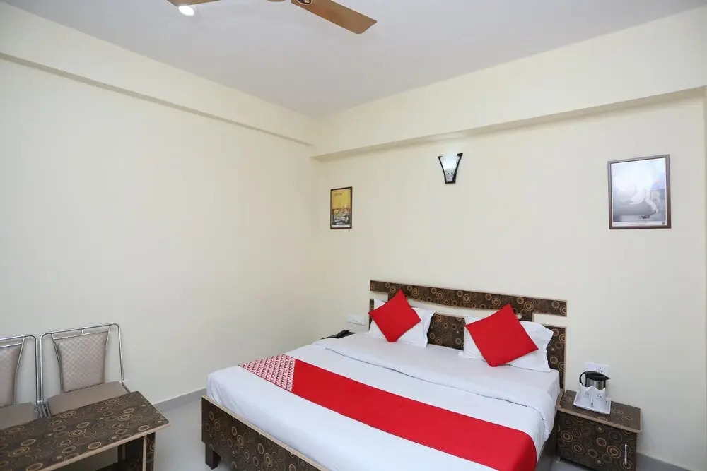 OYO 33407 Hotel Ashiana