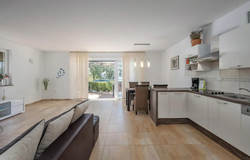 Awesome Apartment in Omisalj With 2 Bedrooms and Wifi