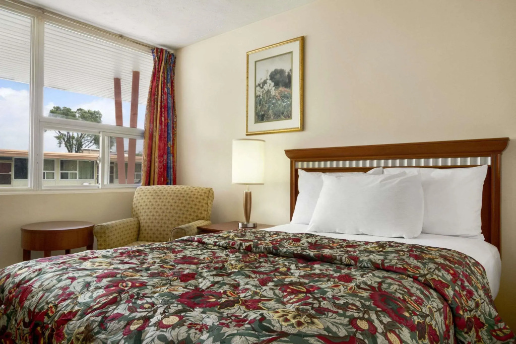 Knights Inn Burlington