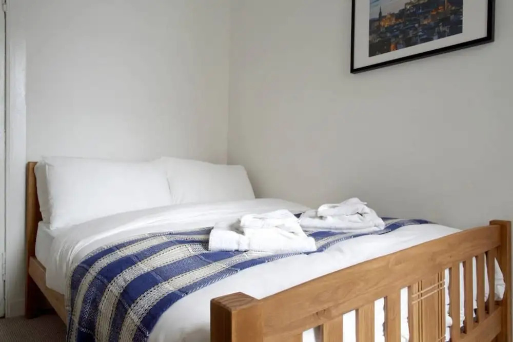 Central 2 Bedroom Flat In Edinburgh
