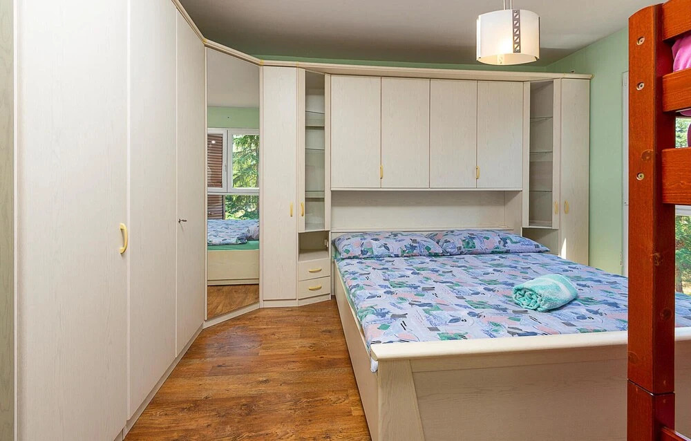 Amazing Apartment in Porec With Wifi and 2 Bedrooms