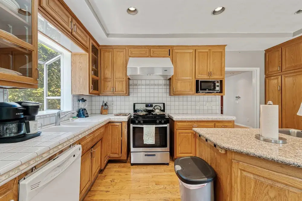 NEW - 1 Location-family-5br-yard-gym-parking