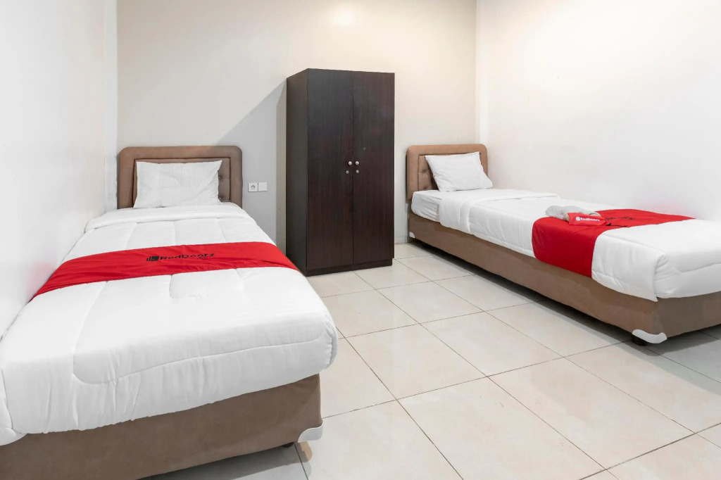 RedDoorz near T1 Juanda Airport