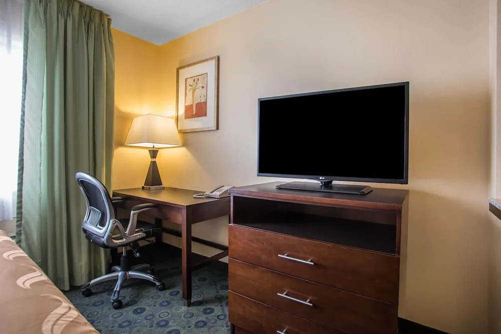 Days Inn - Bloomington