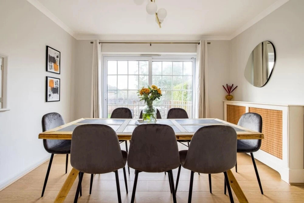 The Wycombe House - Inviting 5bdr House With Garden