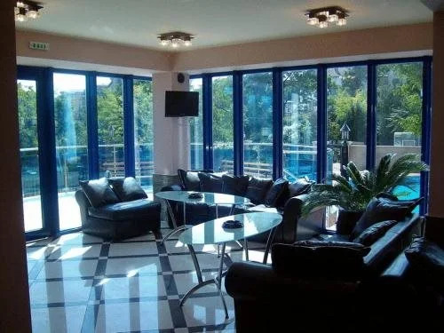 Twins Palace ApartHotel