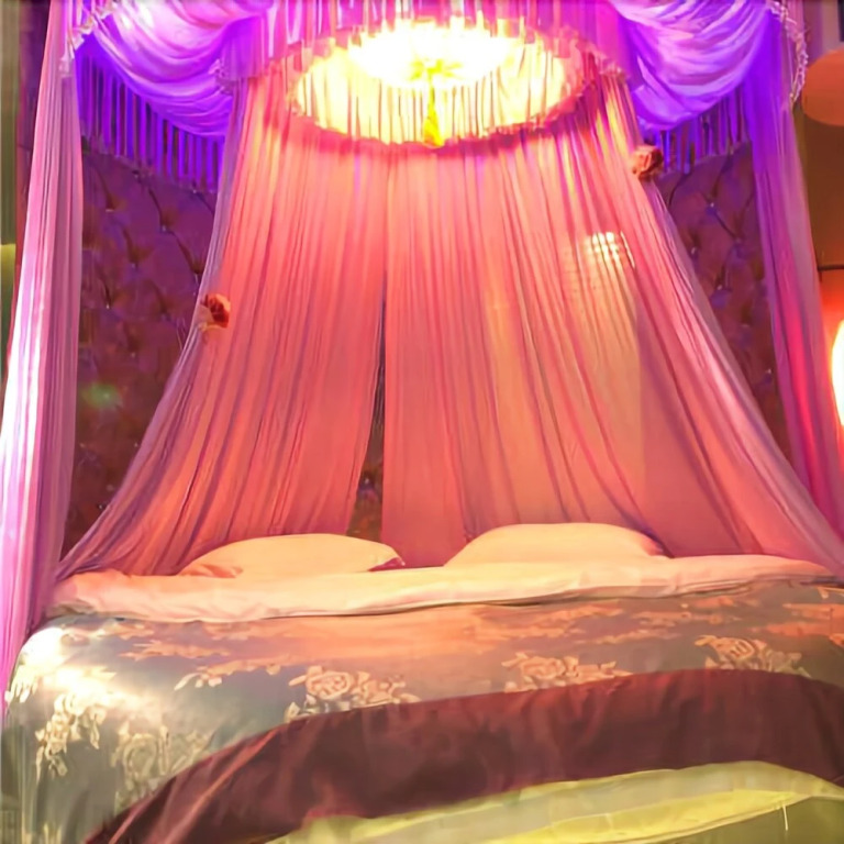 Jun Du Holiday Hotel (Changshan Lugu Meixi Lake)