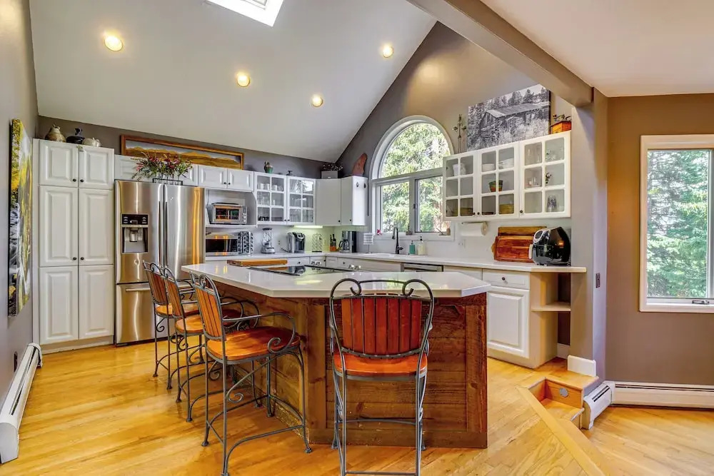 1 Mi to Ski Lift: Mtn-view Breck Home w/ Hot Tub!