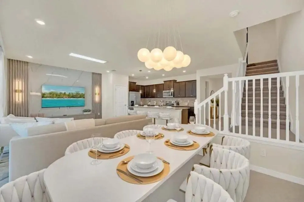 Luxury Home With Splash Pool 5 Bed Townhome! 5 Bedroom Townhouse