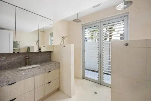Iluka, Luxurious Riverfront Retreat