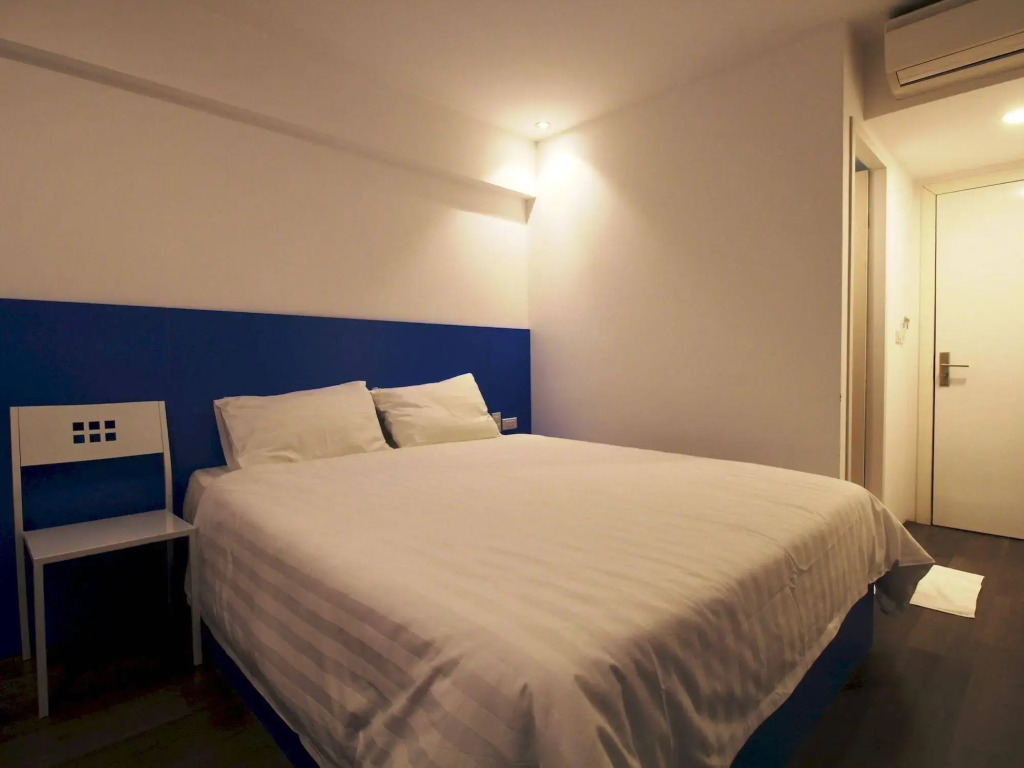 Emis Hotel