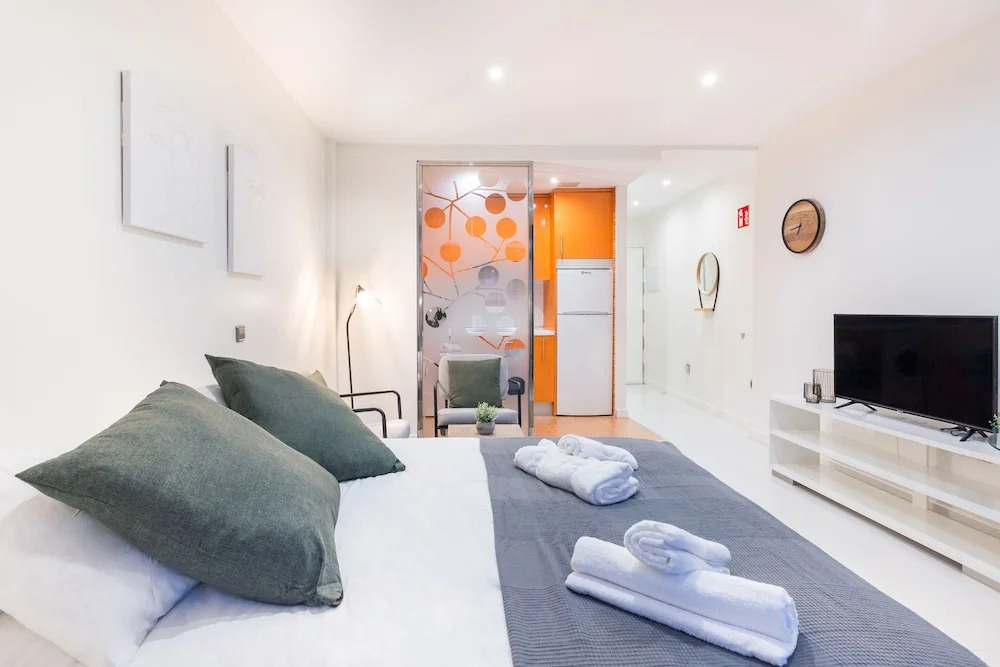 Отель limehome Madrid Calle de la Paloma