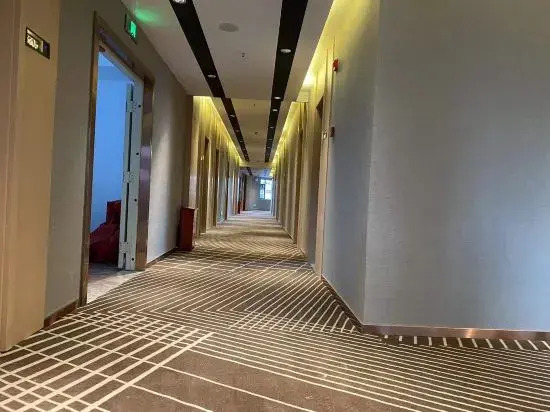 Campanile Hotel (Zhaotong Youth Road Financial Center Store)