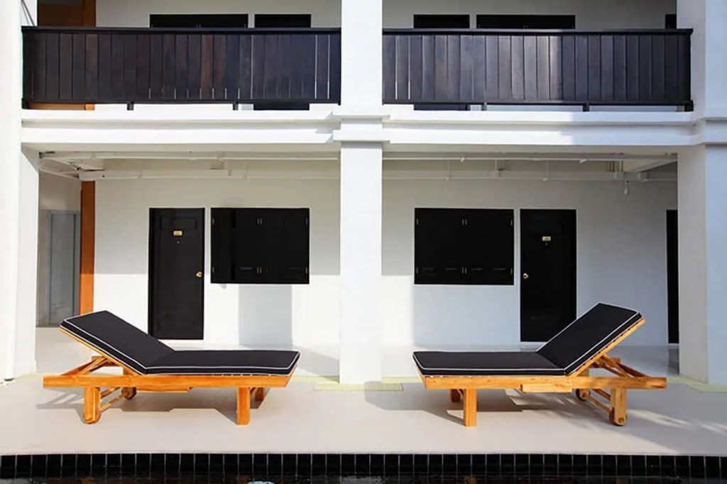 99 The Gallery Hotel